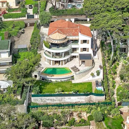 Вілла La Rocaille *