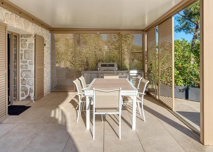 别墅 La Rocaille 昂蒂布